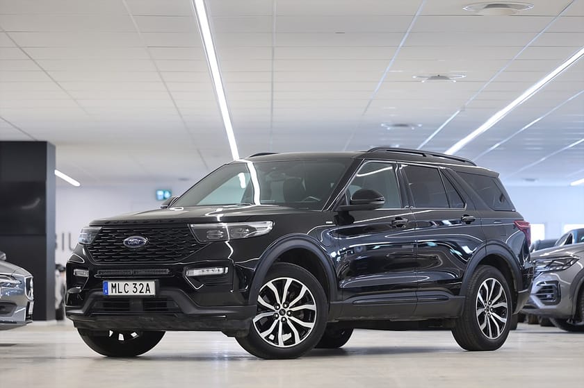 Bild 3 av Ford Explorer Plug-In Hybrid 457hk ST Line B&O Pano 360 7-Sits Drag