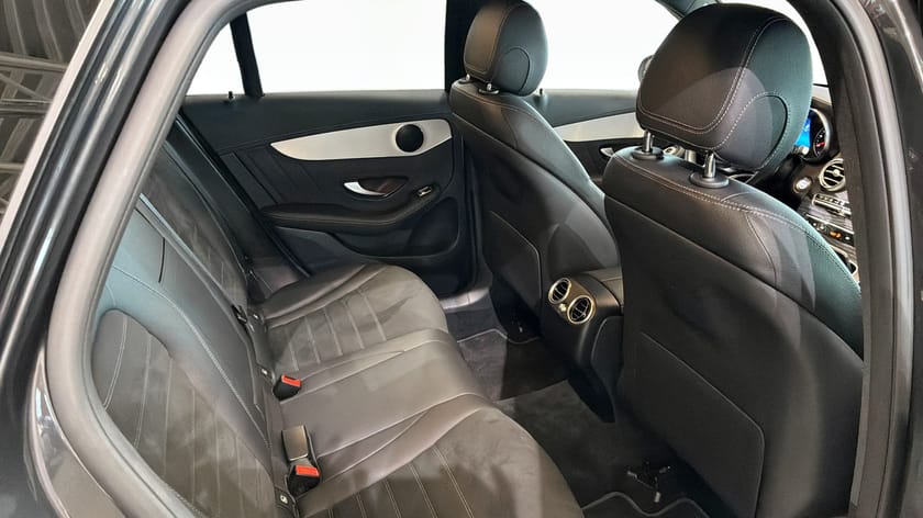Bild 5 av Mercedes-Benz GLC 300 de 4MATIC SUV | DRAGKROK | AMG