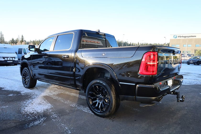 Bild 5 av RAM 1500 RHO Dodge Crew Cab Limited Night 548hk *OMG LEV*