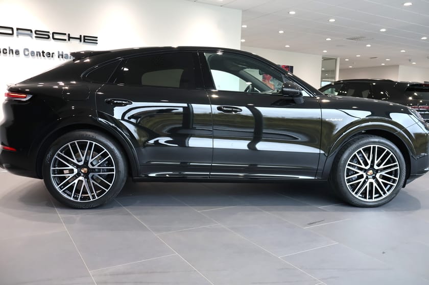 Bild 4 av Porsche Cayenne Coupé E-Hybrid Black Edition