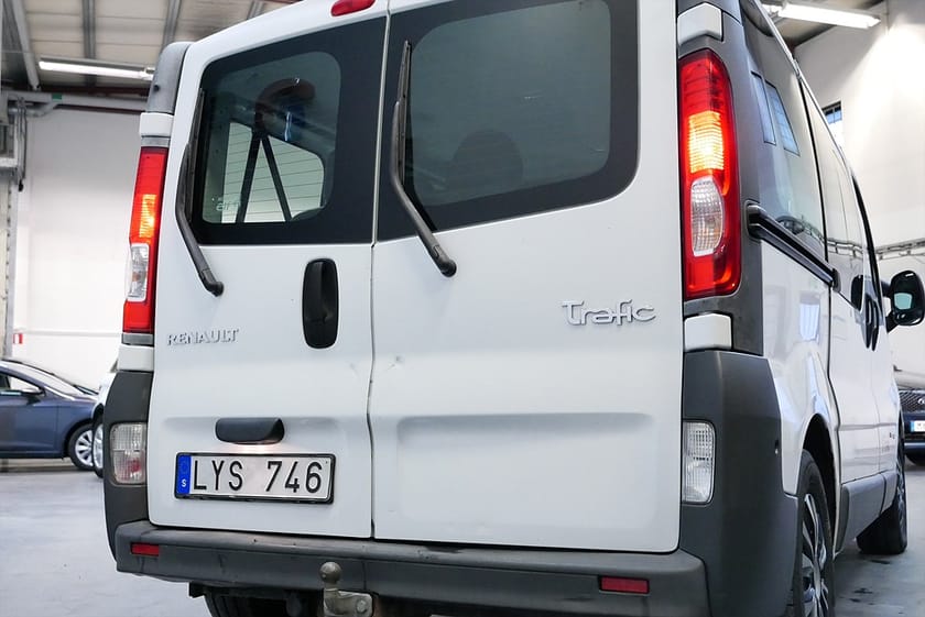 Bild 4 av Renault Trafic Kombi 2.0 dCi 9-sits | 1421kr/mån | Aut| Drag