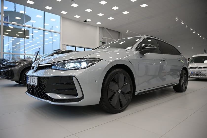 Bild 1 av Volkswagen Passat Variant eHybrid 272hk R-Line *PRIVATLEASING KAMPANJ*
