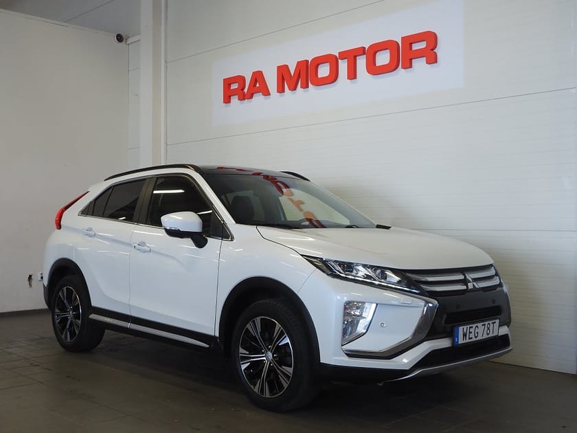 Bild 3 av Mitsubishi Eclipse Cross 1.5 T-MIVEC S-AWC CVT Intense Onyx Pano 360° Skinn HUD