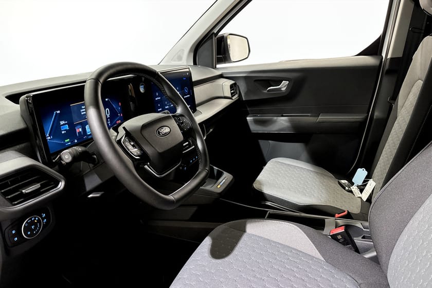 Bild 5 av Ford E-Transit Courier Skåp Limited Elmotor 100/kW/136hk 1-vxl