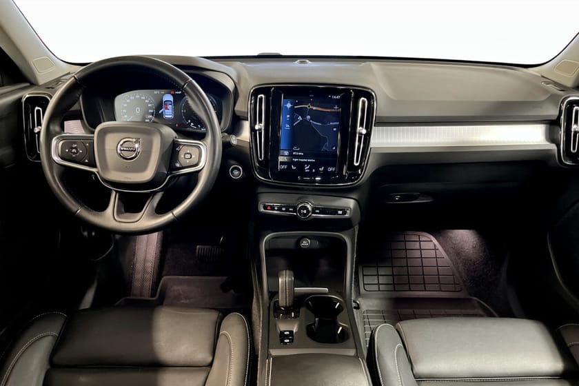 Bild 4 av Volvo XC40 D4 AWD Momentum Intro Edition