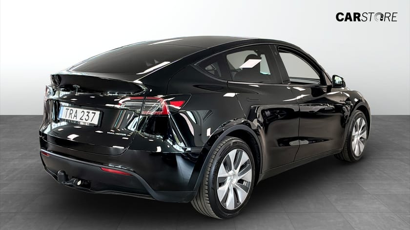 Bild 2 av Tesla Model Y Long Range AWD 514HK DRAG PANO KAMERA