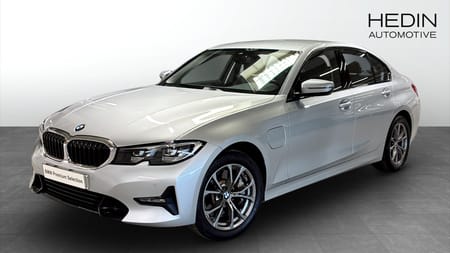 BMW 330e Sedan
