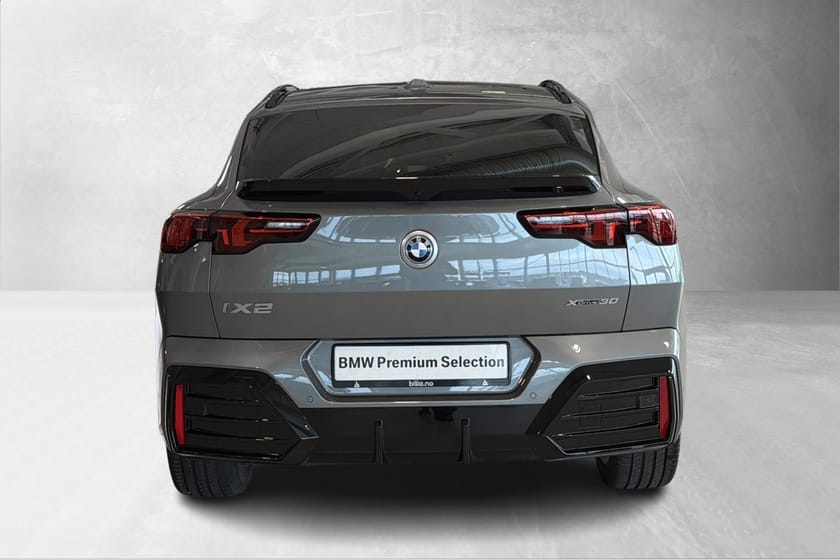 Bilde 3 av BMW iX2 xDrive30 Fully charged Panorama Krok Harman BSI