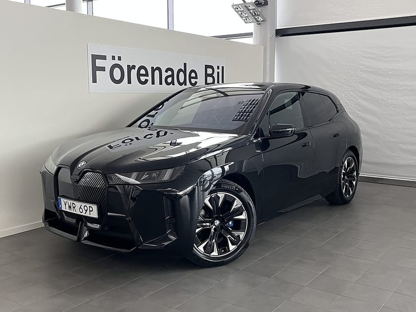 Bild 1 av BMW iX xDrive60 M Sport H/K Comfortpaket Drag Panorama
