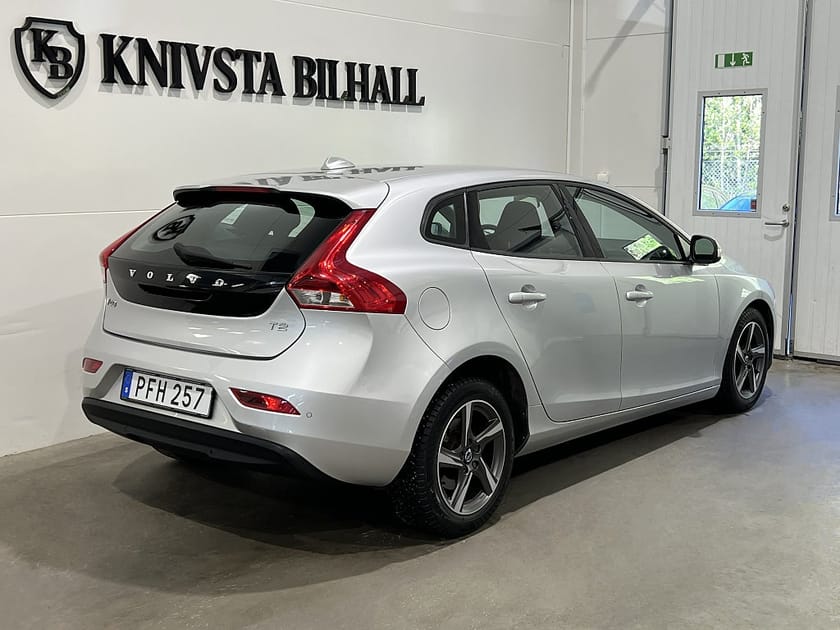 Bild 4 av Volvo V40 T2 Geartronic Business Värmare Lågmil 122hk