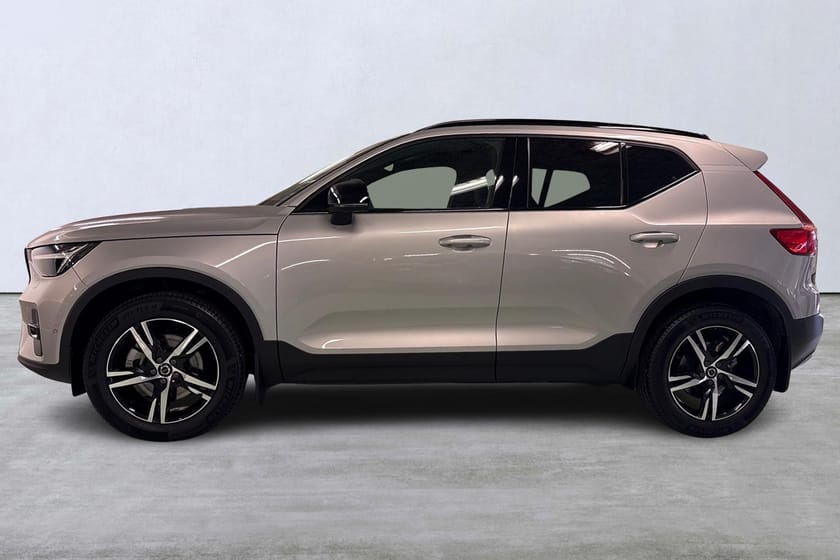 Bild 2 av Volvo XC40 B3 FWD Bensin Plus Dark