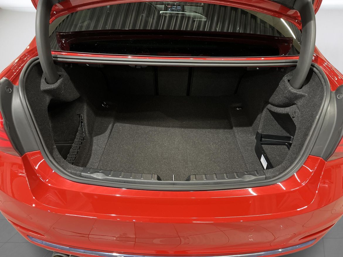 BMW 3-serie 2018 - miniatyr 18