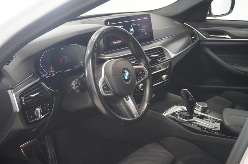 Bild 2 av BMW 520d xDrive Touring M-Sport HiFi Drag 190hk