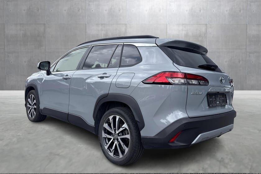 Bilde 2 av Toyota Corolla Cross Hybrid AWD-i Executive | Velutstyrt I Privatkjørt