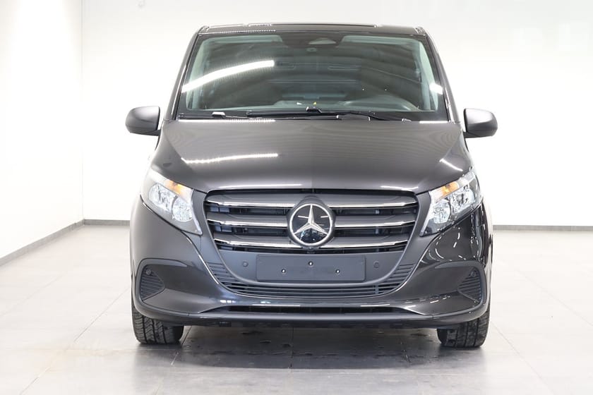 Bild 2 av Mercedes-Benz eVito Tourer 129 3.5t Skåp lång Lagerbil