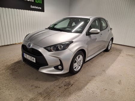 Toyota Yaris Hybrid CVT Active Safe Sense Drag Motorvärmare 1 ägare