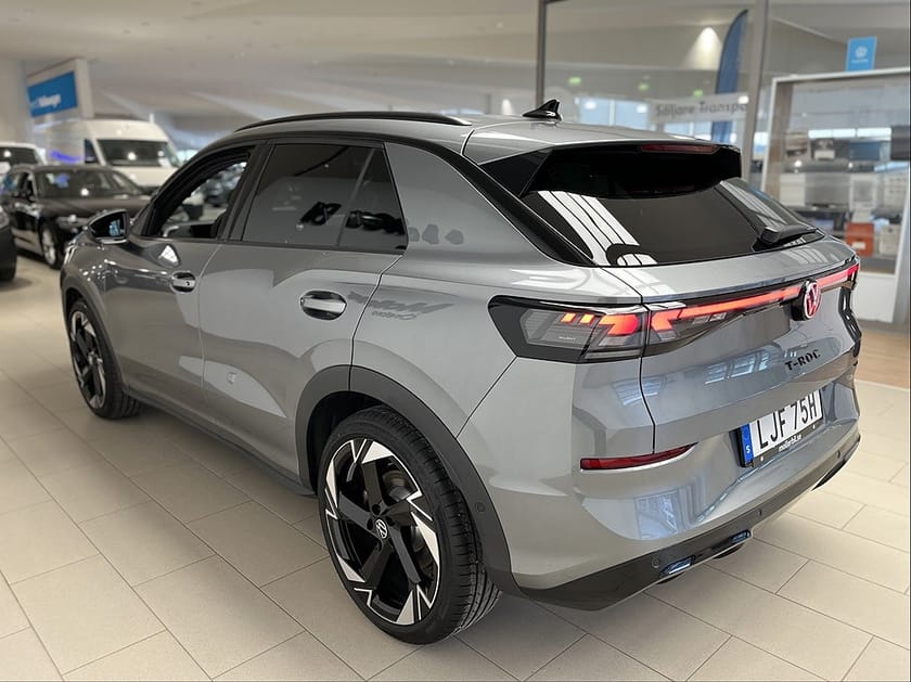 Bild 3 av Volkswagen T-Roc R-LINE 1.5 ETSI 150 HK DSG7