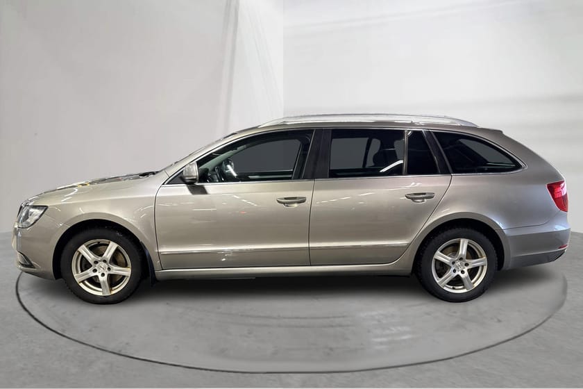Bild 2 av Škoda Superb Kombi 2.0 TDI (140hk) Värmare Drag