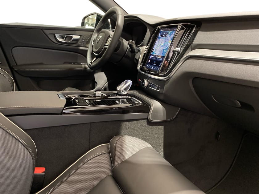Bild 4 av Volvo V60 T8 Plus Dark Nordic Edition - Demo