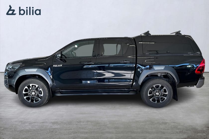 Bild 3 av Toyota Hilux Dubbelhytt D-Cab 2,8 D Aut 4WD Invincible Kåpa Lazer-lights Drag Moms