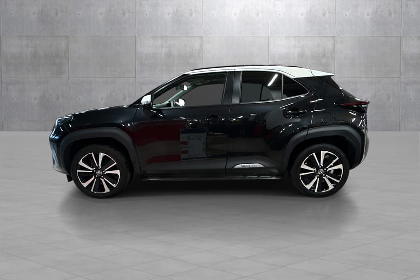Bilde 2 av Toyota Yaris Cross Hybrid AWD-i 1.5 Bensin Automat Executive Bi-Tone