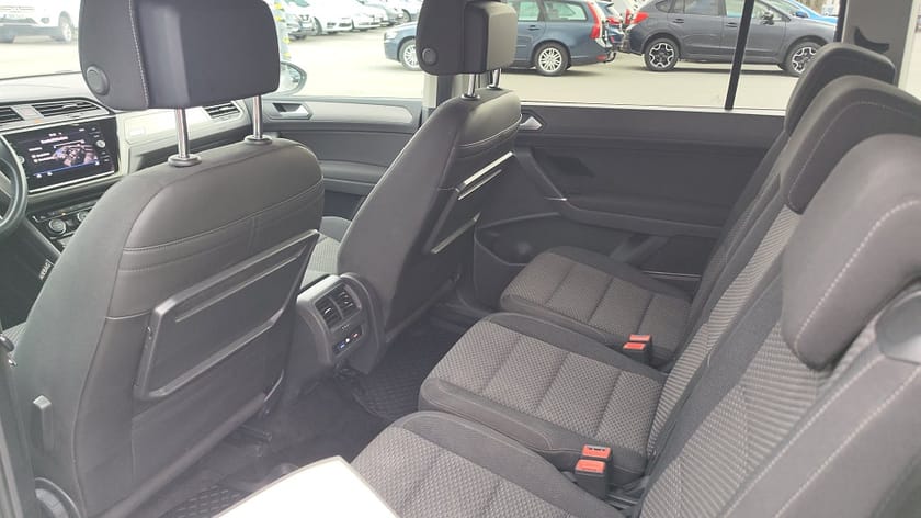 Bild 4 av Volkswagen Touran 7-seater R-Line 1.5 TSI Automat*RESERVERAD*