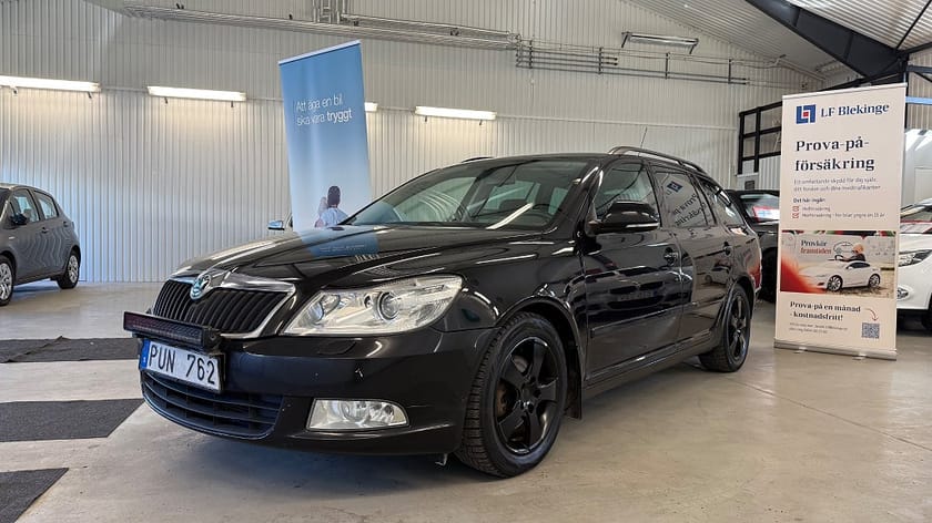 Bild 4 av Škoda Octavia Kombi Skoda 2.0 TDI DPF DSG, 140hk Elegance, Drag, Nyservad