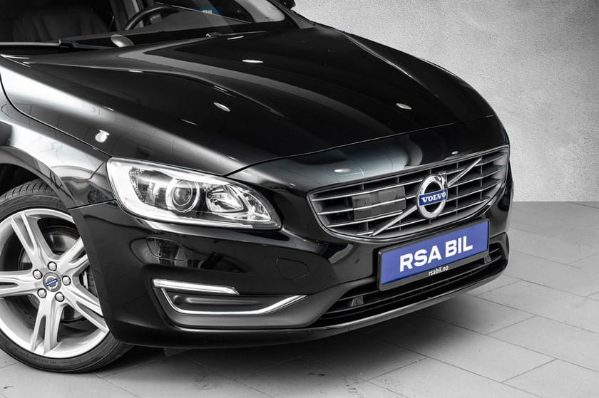 Bilde 2 av Volvo V60 D4 Summum aut /Skinn/ Adaptiv cruise/ hengerfeste++