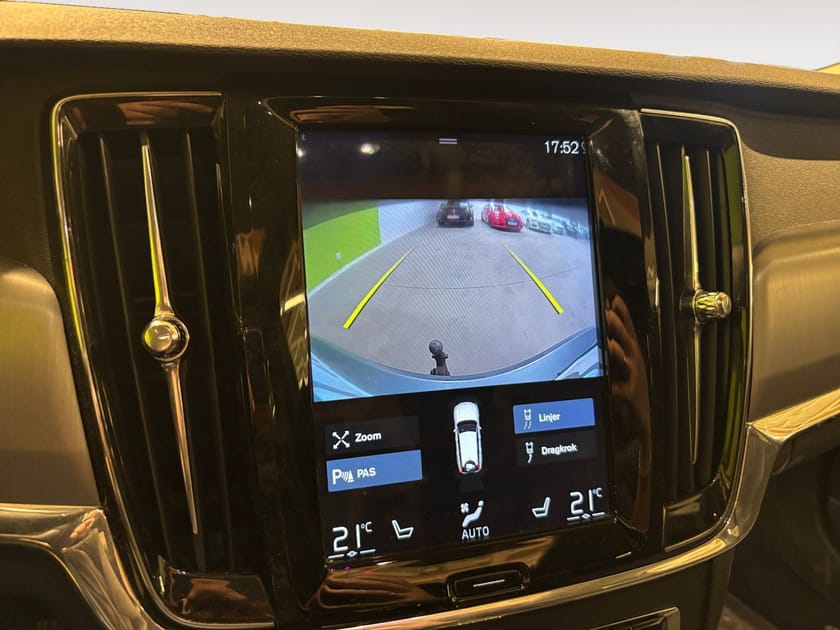 Bild 5 av Volvo V90 D4 AWD Momentum  H/K Pano B-kamera Drag VOC