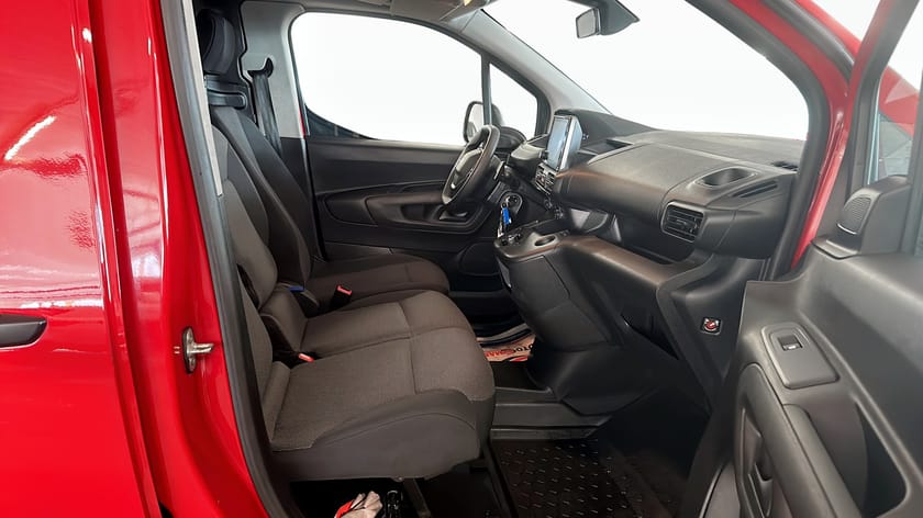 Bild 3 av Peugeot Partner Utökad Last L1 PRO 130HK