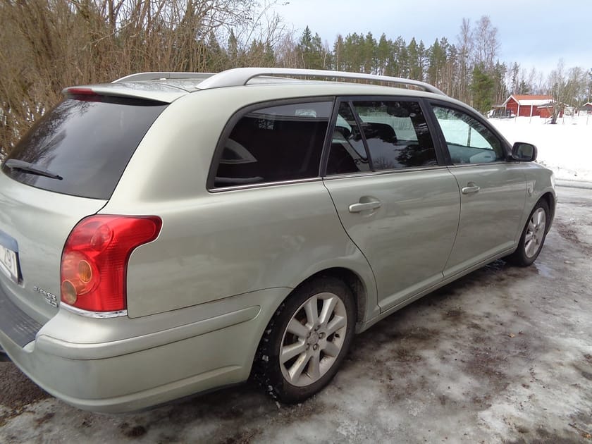 Bild 4 av Toyota Avensis Kombi 2.0 NYSERV/DRAG/FARTH/ACC/PÅKOSTAD/FINANS/INBYTE