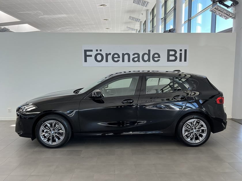 Bild 3 av BMW 120 Automat Nav Rattvärme 17" Drive/Parking Assist