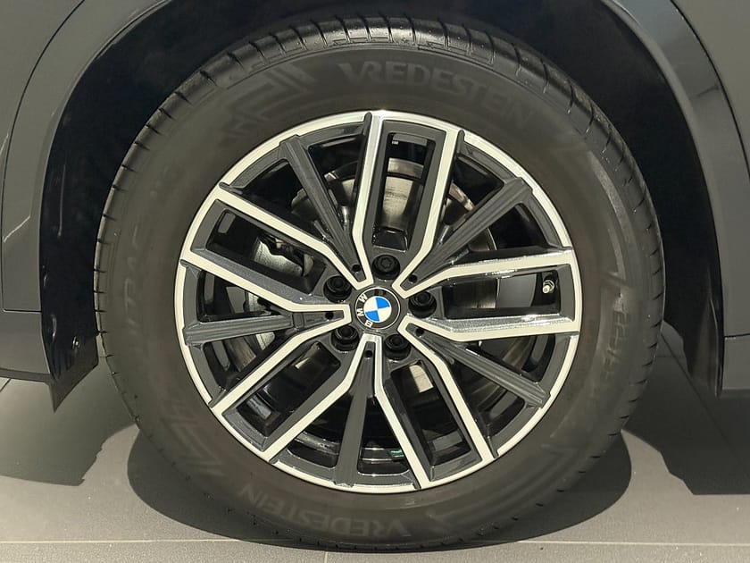 Bild 5 av BMW X1 sDrive18i M Sport Drag Backkamera Tonade Rutor 18" LM