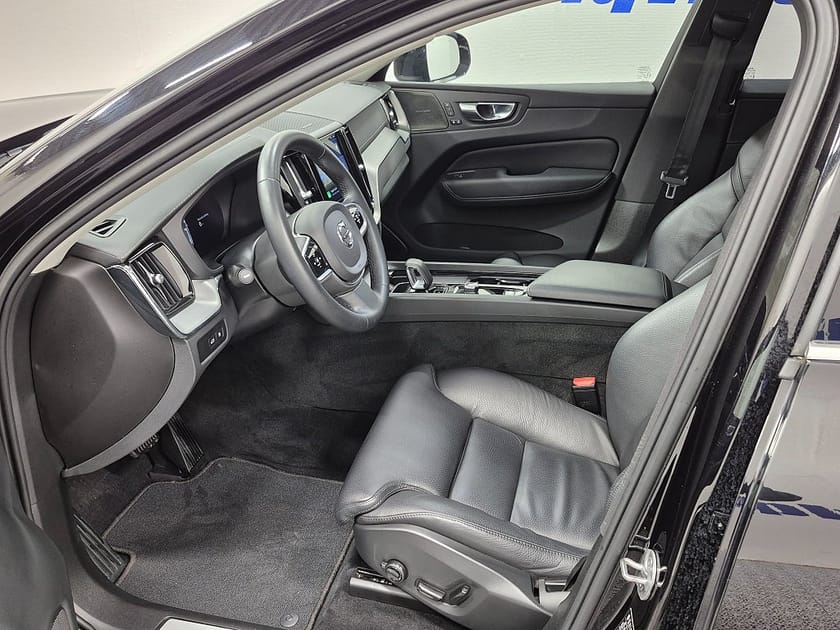 Bild 2 av Volvo XC60 T8 Recharge Ultimate Plug in 456HK 4x4 Panorama Läder