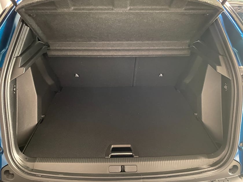 Bild 5 av Peugeot 2008 Hybrid 145 GT 145hk Automat