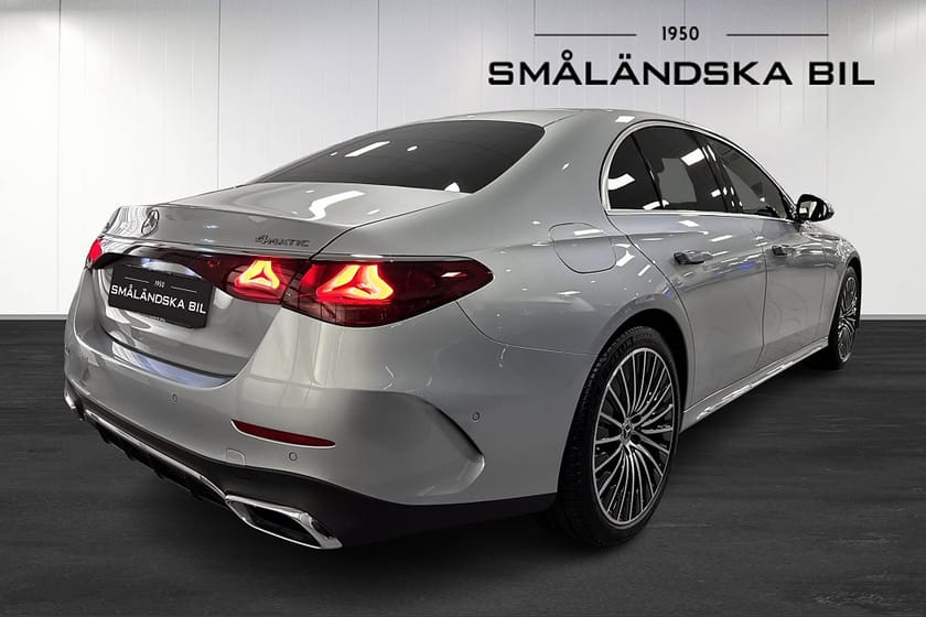 Bild 4 av Mercedes-Benz E 300 d e 4MATIC AMG Line Drag 313hk