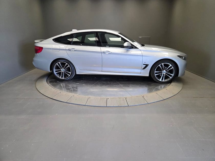 Bild 3 av BMW 320i xDrive GT 320 M Sport Backkamera Rattvärme Sätesvärme bak