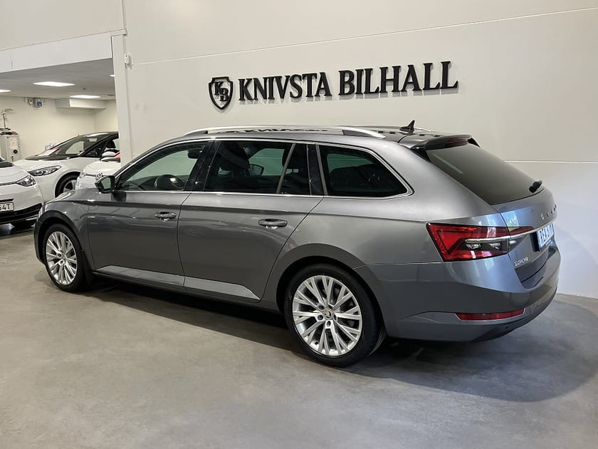 Bild 2 av Škoda Superb iV Kombi Skoda 1.4 TSI DSG Style Moms Värmare Drag 218hk