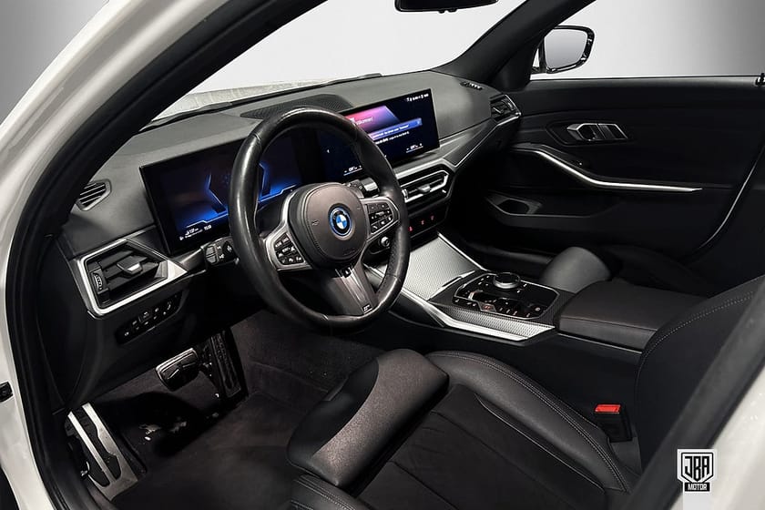 Bild 2 av BMW 330e xDrive Touring Steptronic M Sport - Fri hemleverans!