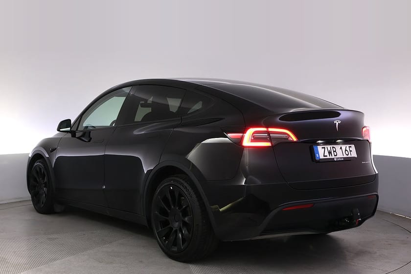 Bild 4 av Tesla Model Y Long Range AWD Autopilot 20" Panorama Drag