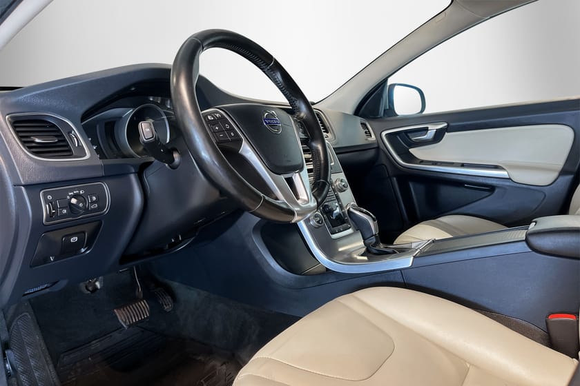 Bild 4 av Volvo V60 SUMMUM | BLUETOOTH | HELLÄDER | ELSTOLAR |