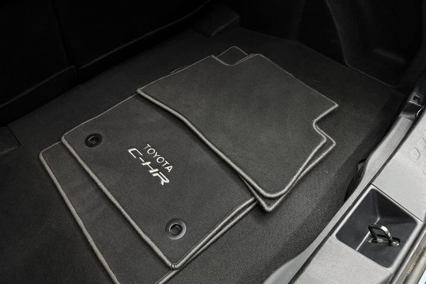 Bild 4 av Toyota C-HR Hybrid 1,8 ACTIVE DRAG V-HJUL