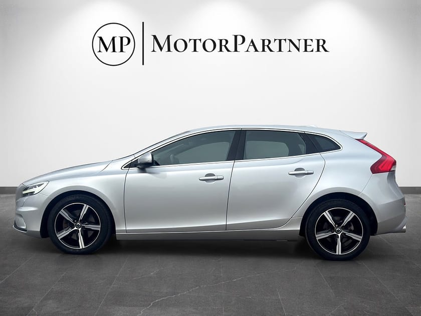 Bild 4 av Volvo V40 D3 Geartronic R-Design VoC P-sensorer Euro 6