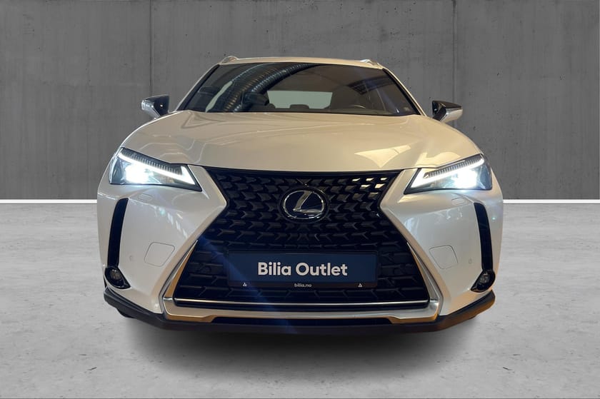 Bilde 2 av Lexus UX 250h E-Four AWD Adap.cruise, R.kamera, Navi