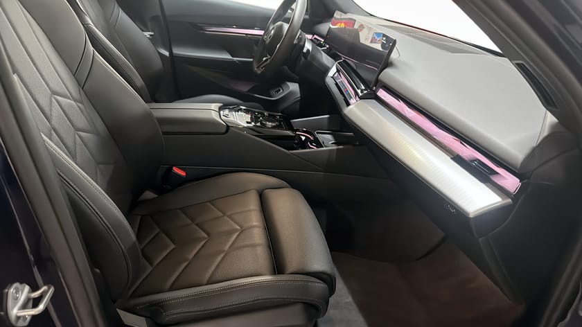Bild 3 av BMW 530e xDrive Touring M Sport / H&K / Drag