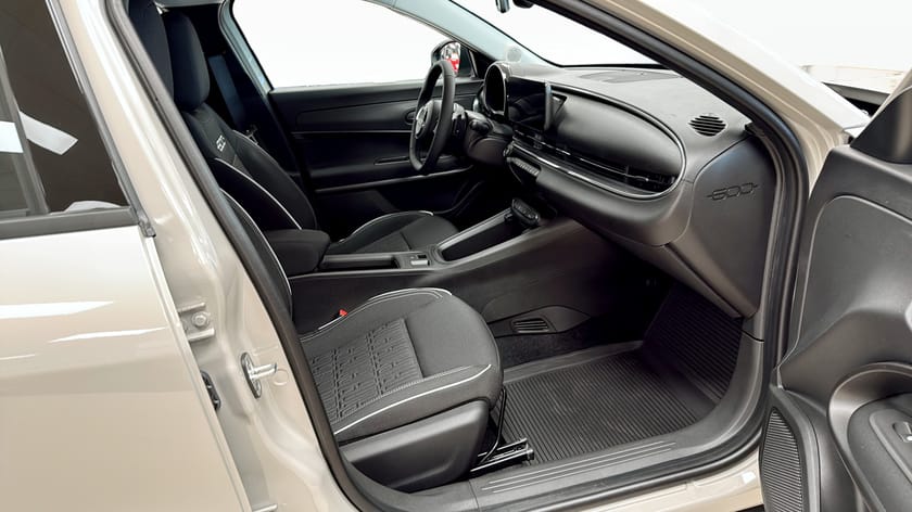 Bild 3 av Fiat 600 Hybrid HEV LOUNGE 1.2 100 HK DCT6 FWD