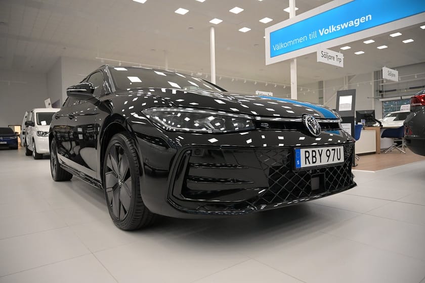 Bild 4 av Volkswagen Passat Variant eHybrid 272hk R-Line *HÖSTKAMPANJ*