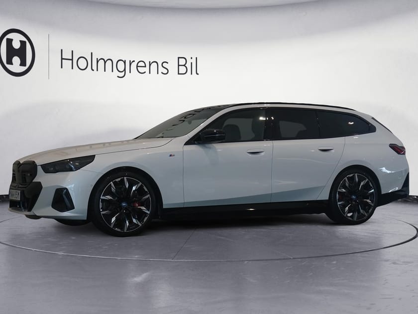 Bild 1 av BMW i5 M60 xDrive Touring M-Sport Pro Innovation Panorama