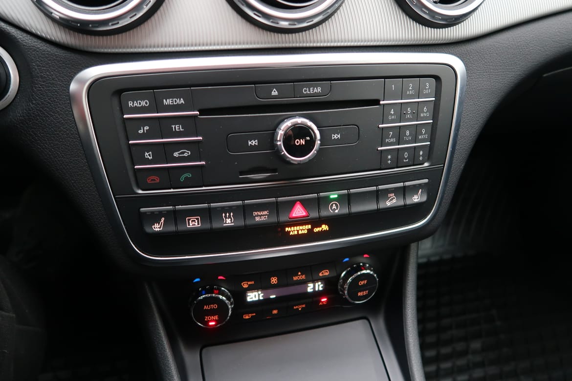Mercedes-Benz GLA 2016 - miniatyr 11