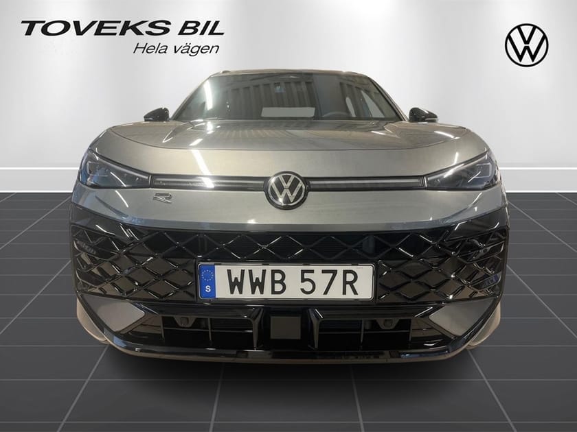 Bild 5 av Volkswagen T-Roc R-Line Black eTSI 150hk I Drag I P-värmare